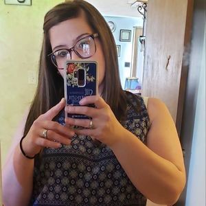 Meet your Posher, Dee